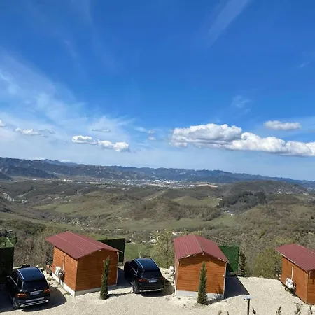 Lodge Mes Pishave Tirana